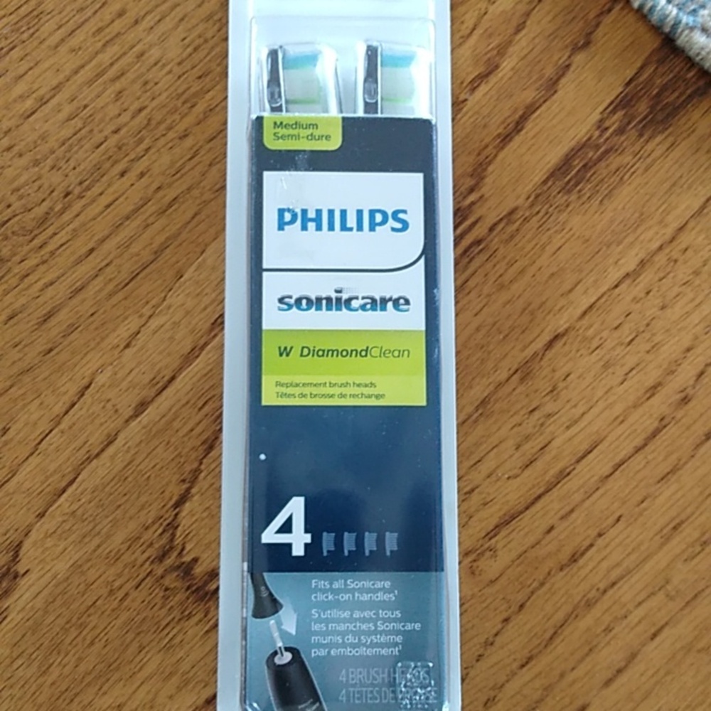 Philips Sonicare W Diamond Clean Replacement Tooth Brush Heads (4) - NWT